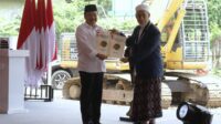 51. Serahkan Sertipikat Tanah Wakaf, Dirjen PPTR Kementerian ATRBPN Agar Pembangunan Pesantren Al-Khoziny Berjalan Tertib