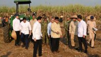 28. Dampingi Presiden Prabowo Panen Raya di Malang, Menteri Nusron Ketahanan Pangan Butuh Kepastian Hukum Tanah
