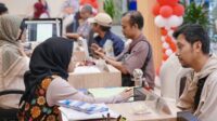 7. Di Tengah Kesibukan, Warga Manfaatkan PELATARAN untuk Urusan Pertanahan saat Akhir Pekan